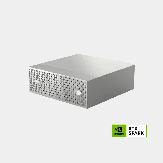 Strieborný mini-PC ASUS ProArt GR1X s perforovaným predným panelom