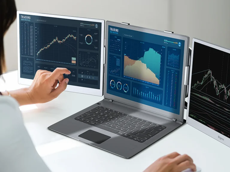 Notebook s dvoma pripojenými externými monitormi Bigme B13 Pro