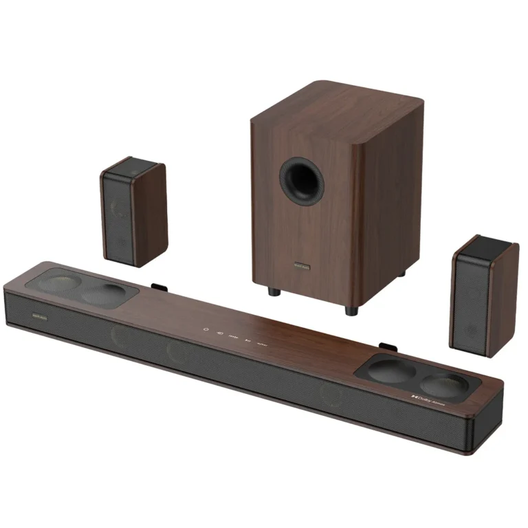 Hnedý soundbar Hiwill-Audio A534, subwoofer a dva malé zadné reproduktory na bielom pozadí.